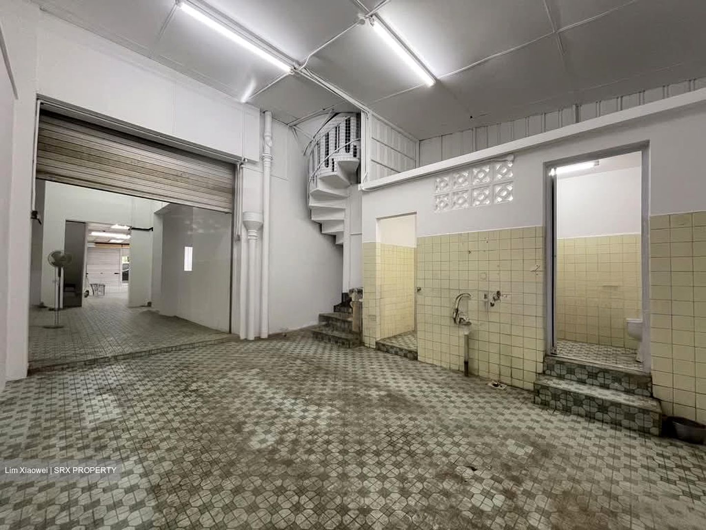 Kitchener Road (D8), Office #571672571